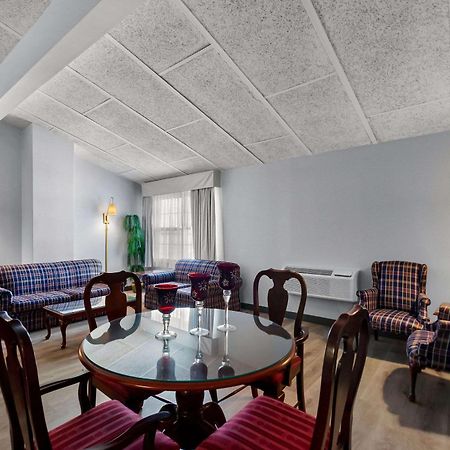 Clarion Inn Falls Church-Arlington Екстериор снимка