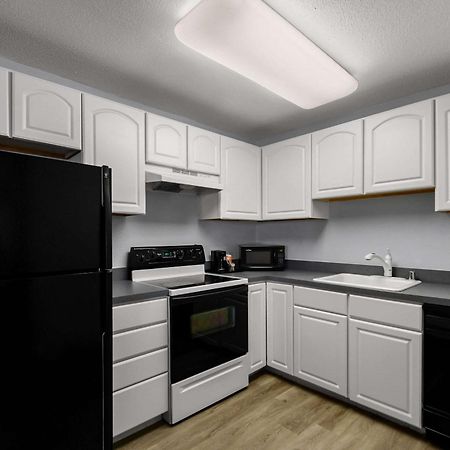 Clarion Inn Falls Church-Arlington Екстериор снимка