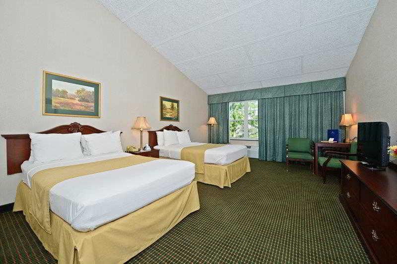 Clarion Inn Falls Church-Arlington Екстериор снимка