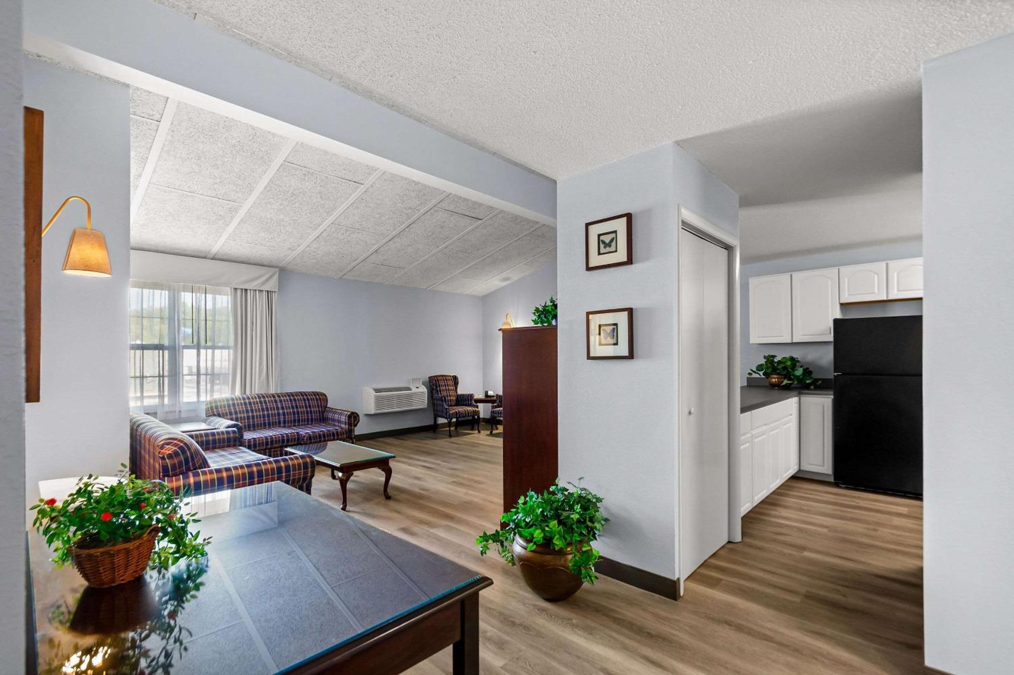Clarion Inn Falls Church-Arlington Екстериор снимка
