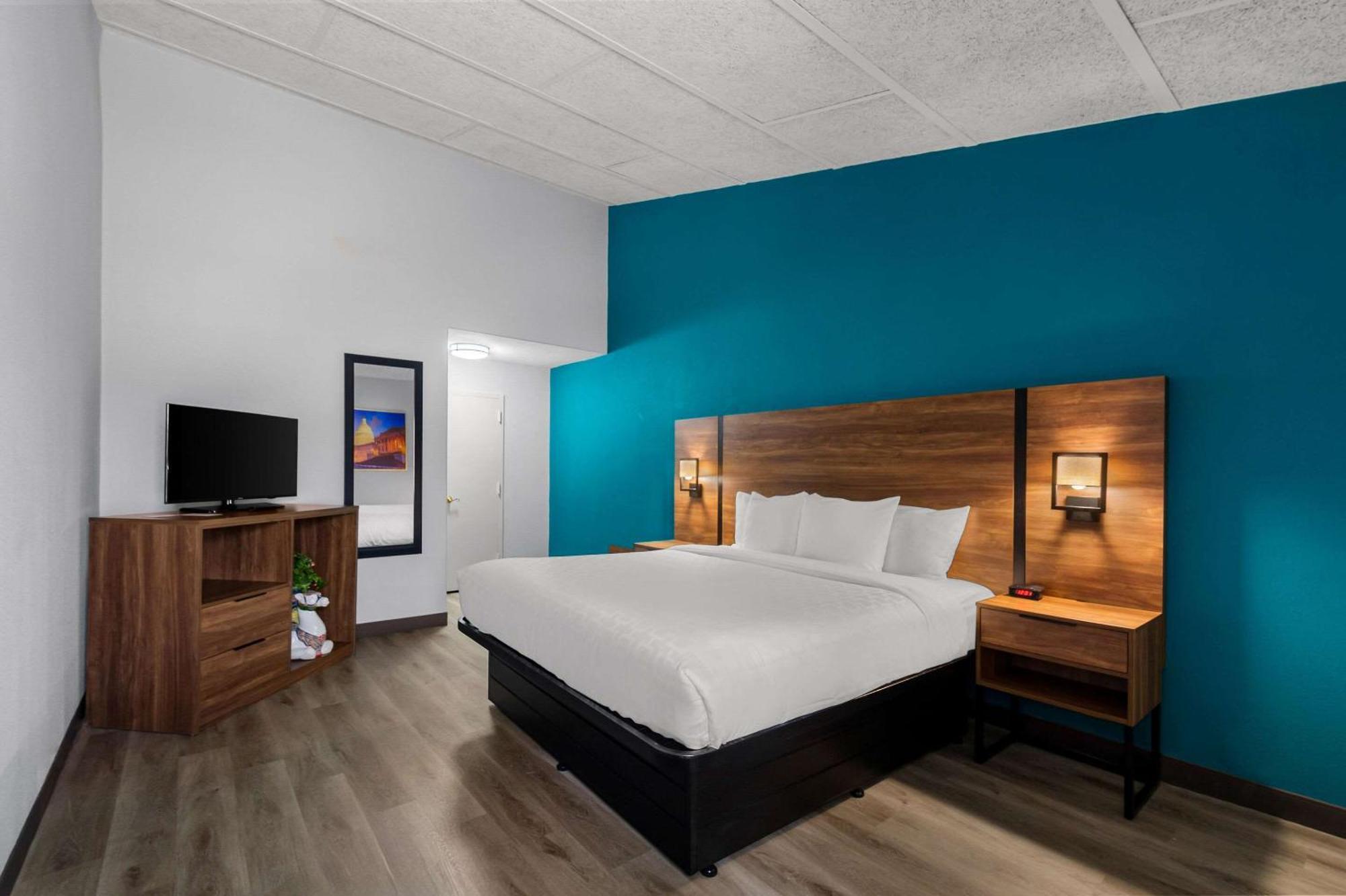 Clarion Inn Falls Church-Arlington Екстериор снимка