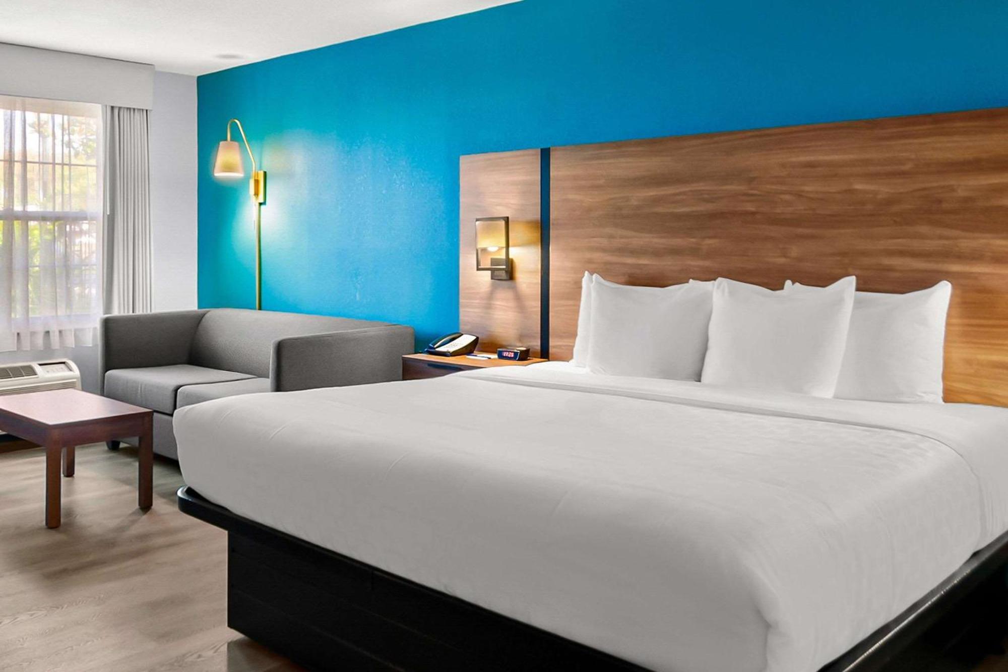 Clarion Inn Falls Church-Arlington Екстериор снимка
