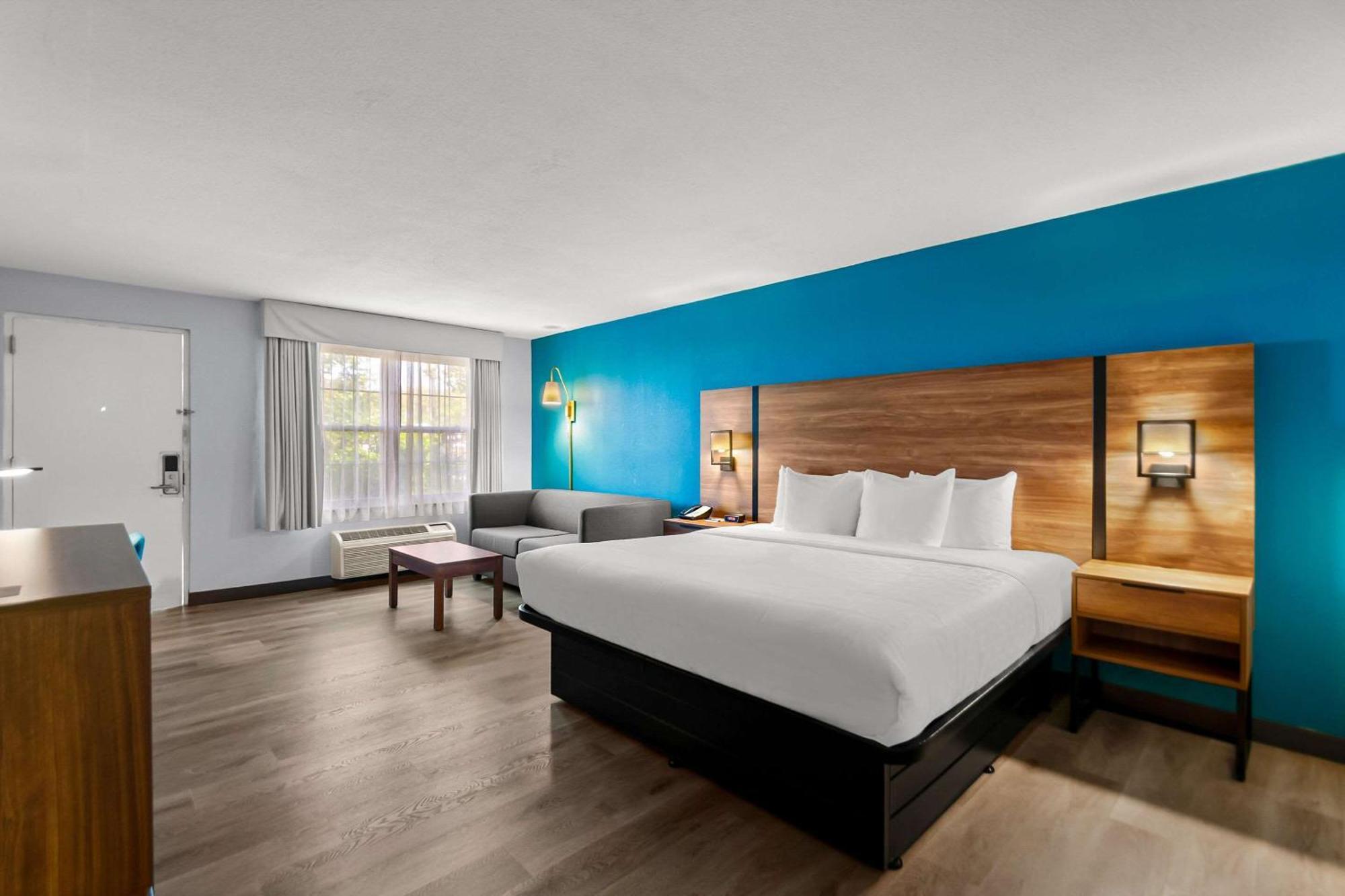 Clarion Inn Falls Church-Arlington Екстериор снимка