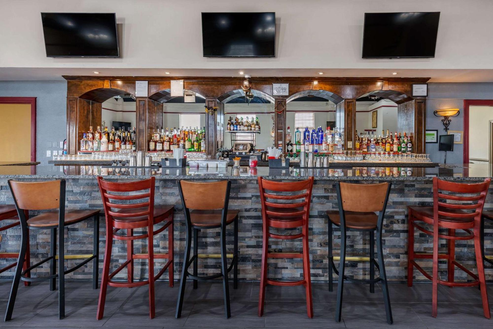 Clarion Inn Falls Church-Arlington Екстериор снимка