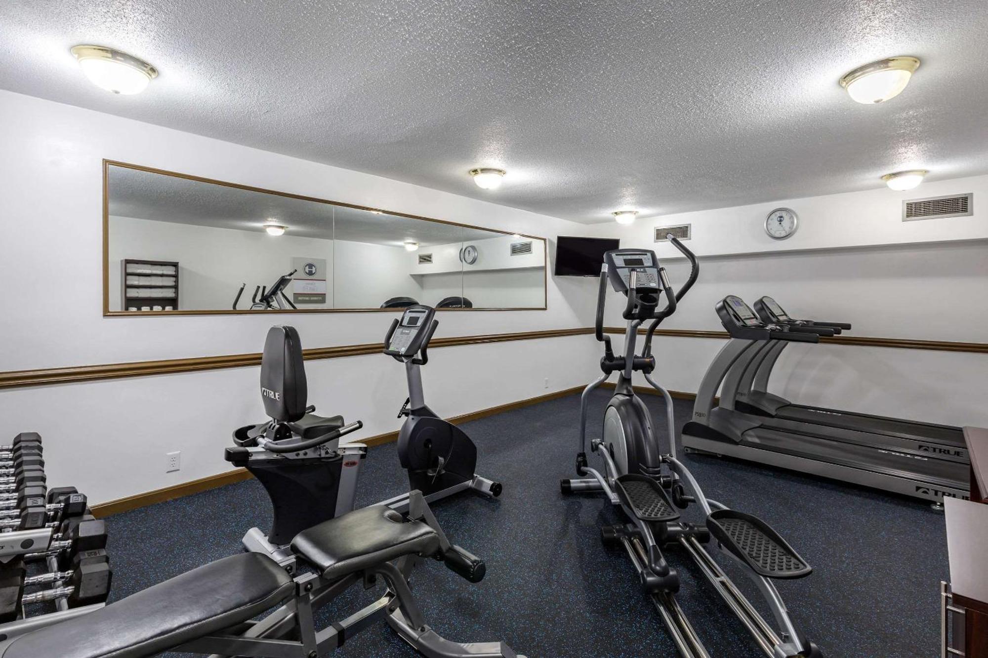 Clarion Inn Falls Church-Arlington Екстериор снимка