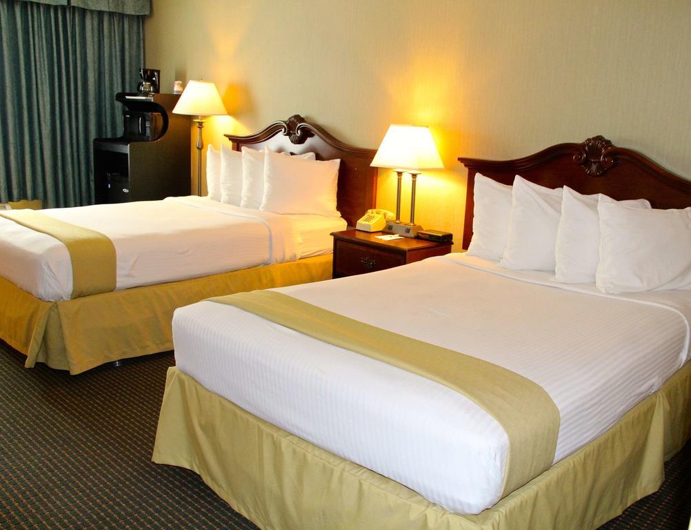 Clarion Inn Falls Church-Arlington Екстериор снимка
