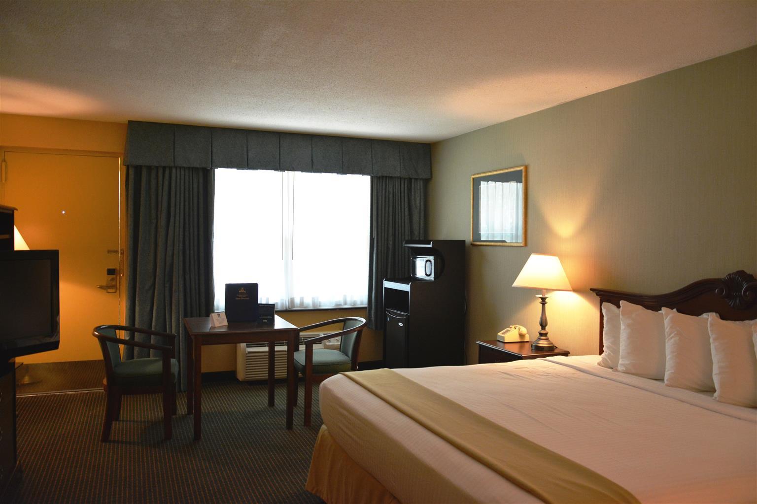 Clarion Inn Falls Church-Arlington Екстериор снимка