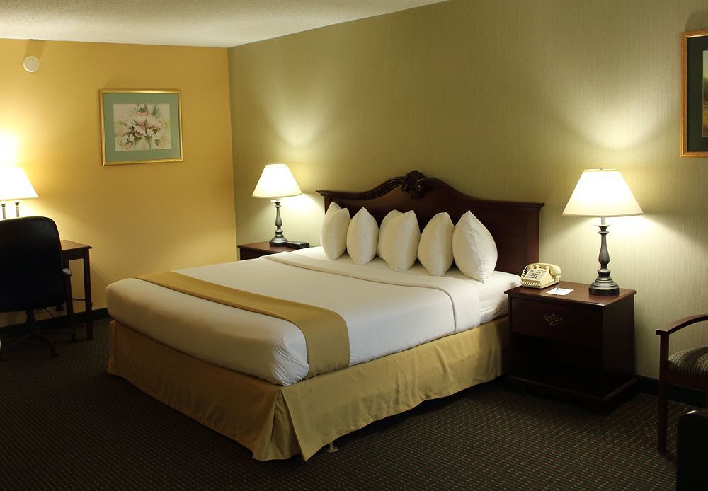 Clarion Inn Falls Church-Arlington Екстериор снимка
