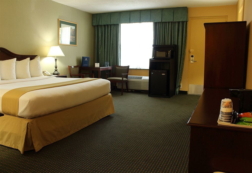 Clarion Inn Falls Church-Arlington Екстериор снимка