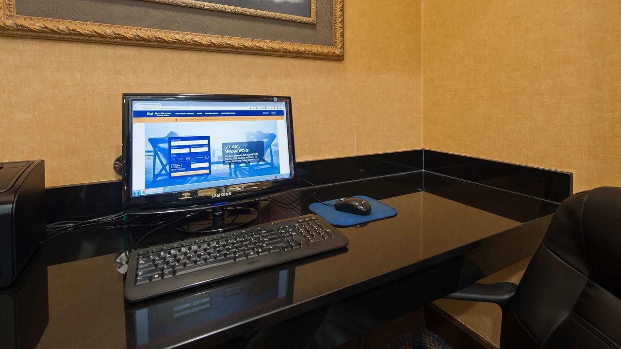 Clarion Inn Falls Church-Arlington Екстериор снимка