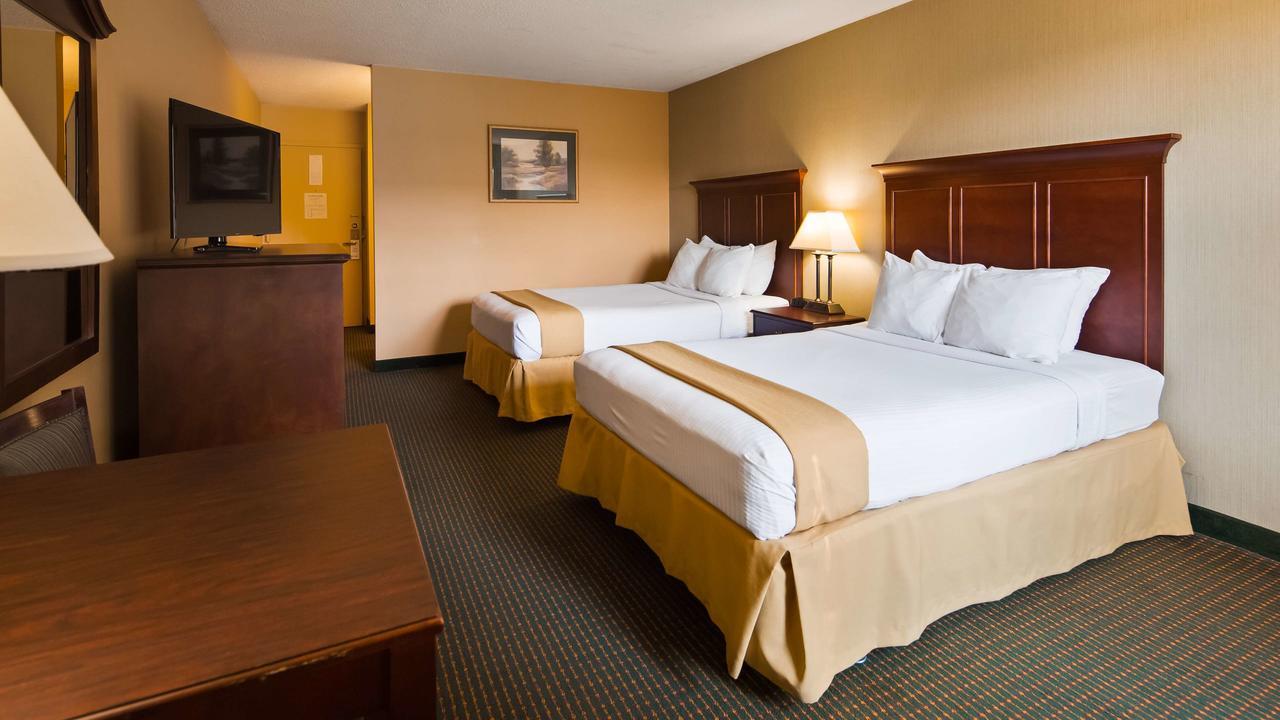 Clarion Inn Falls Church-Arlington Екстериор снимка