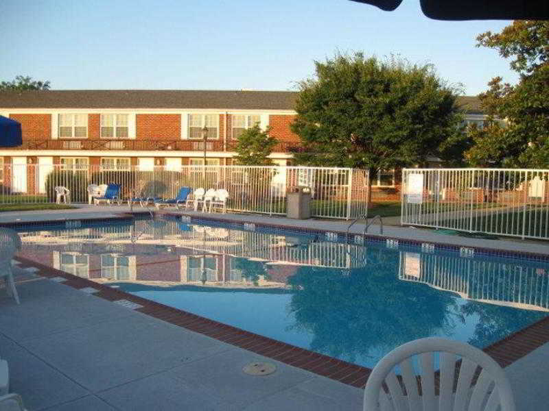 Clarion Inn Falls Church-Arlington Екстериор снимка